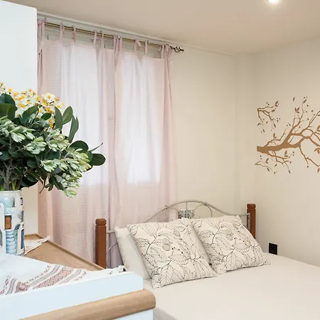 Apartamento Ftelia Di Mare Beachfront *